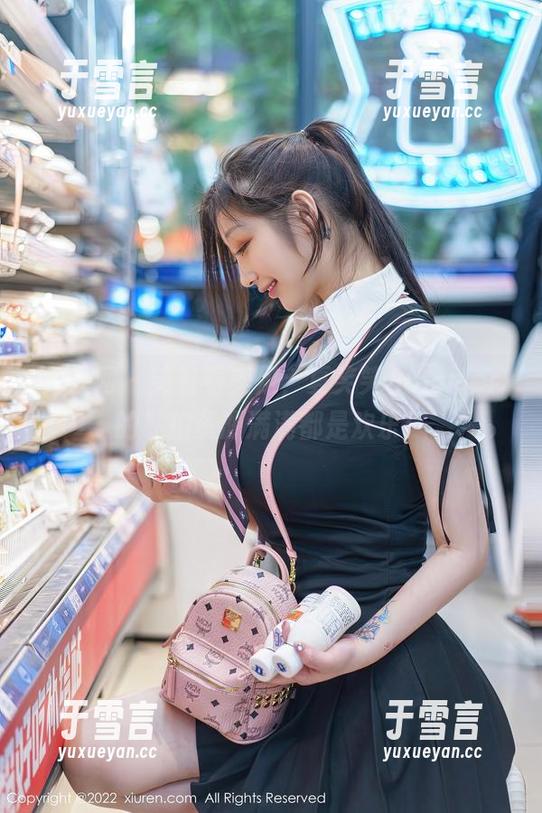 秀人网 - 笑着看美足，夏笑笑Summer的私拍资源满满都是欢乐！