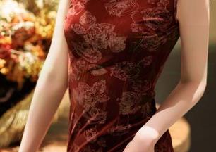 秀人网 – 娜比在这组高清制服作品中，就像是一道无解的算式，让人一直想去摸索接下来的“答案”。