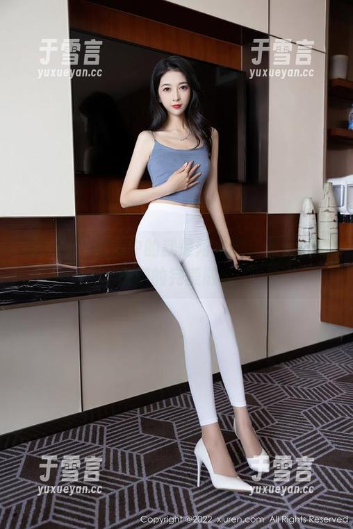 秀人网 - 资源中的就是阿朱啊，黑丝袜与美腿的完美融合