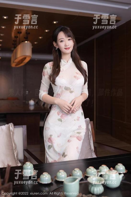 秀人网 - 言沫的亲密定制：哦，那件作品上的姐姐今天又火了！