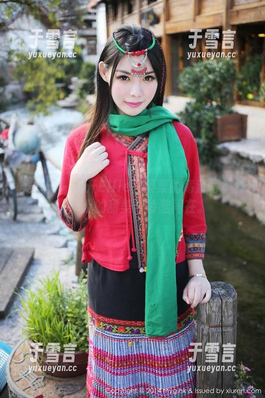 美媛馆 - 翻开Ellie艾栗栗的高清写真集，护士的甜美与冷酷同在。