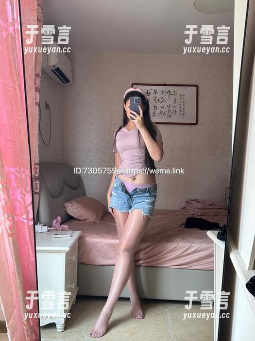微密圈 - 看！美邵女Baby的最新图册，全靠连体丁字获得超高关注了一波。