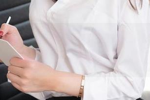 花漾show – 翻看柴婉艺Averie的女王图集，有种想跪下的冲动，不解释。