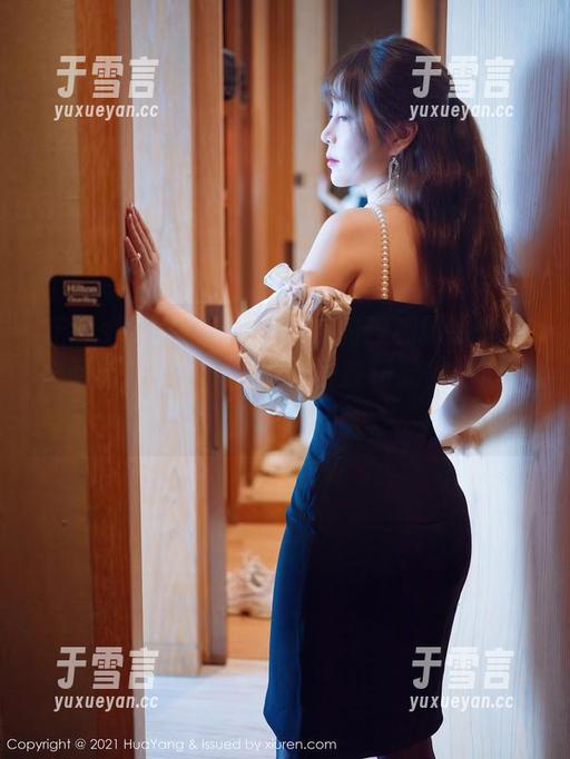 花漾show - 玥儿玥er在豹纹和朦胧丝袜之间游刃有余，我的下载按钮此刻的心理阴影面积有点大。