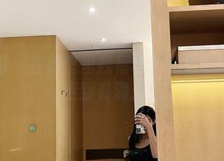微密圈 – 在教室里找福利？葛征的写真果然别有洞天！