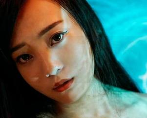 蜜桃社 – 户外冒险：结衣的写真，春风得意与虫鸣交响。