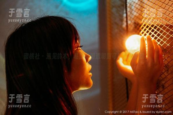 蜜桃社 - 遇见铃木，私房美图透明到可以透视灵魂？