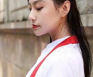 蜜桃社 – 看雪梨sherry穿白裙的写真，突然想起了我家的白雪公主。