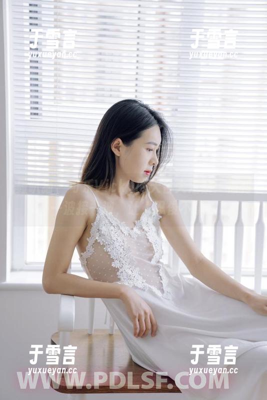 轰趴猫 - 可乐Vicky的天台大汇聚：福利一波接一波，让人忍俊不禁！