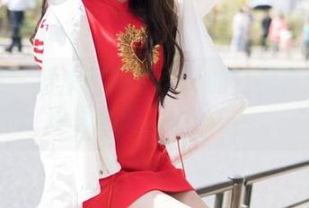 魅妍社 – 赵欢颜Jessica的白衬衫：美图中藏着的“小心机”